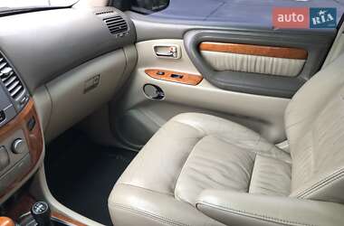 Внедорожник / Кроссовер Lexus LX 2005 в 