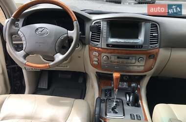 Внедорожник / Кроссовер Lexus LX 2005 в 