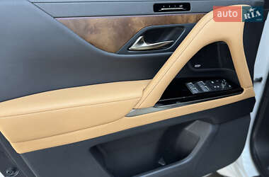 Внедорожник / Кроссовер Lexus LX 2022 в 