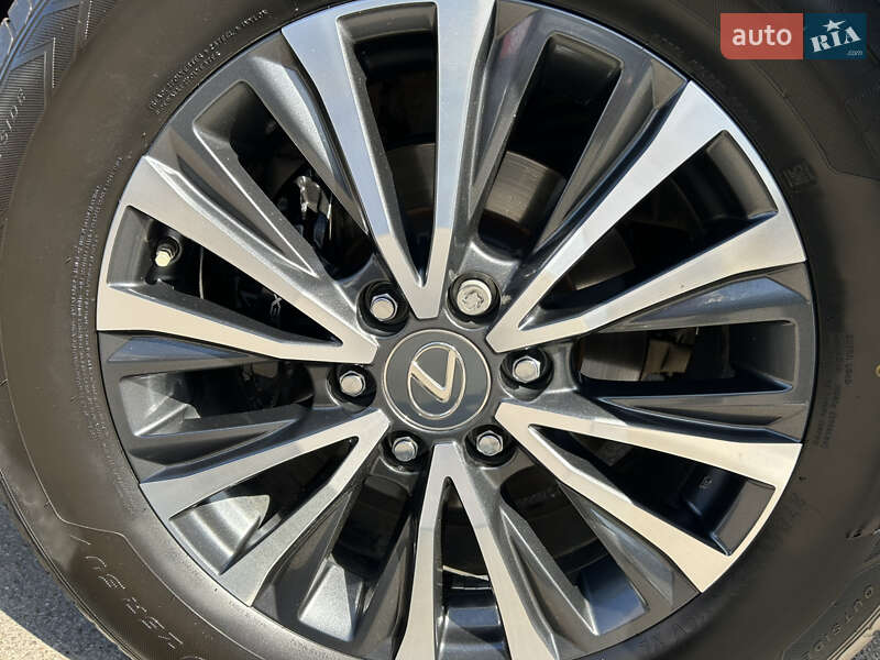 Позашляховик / Кросовер Lexus LX 2022 в Києві