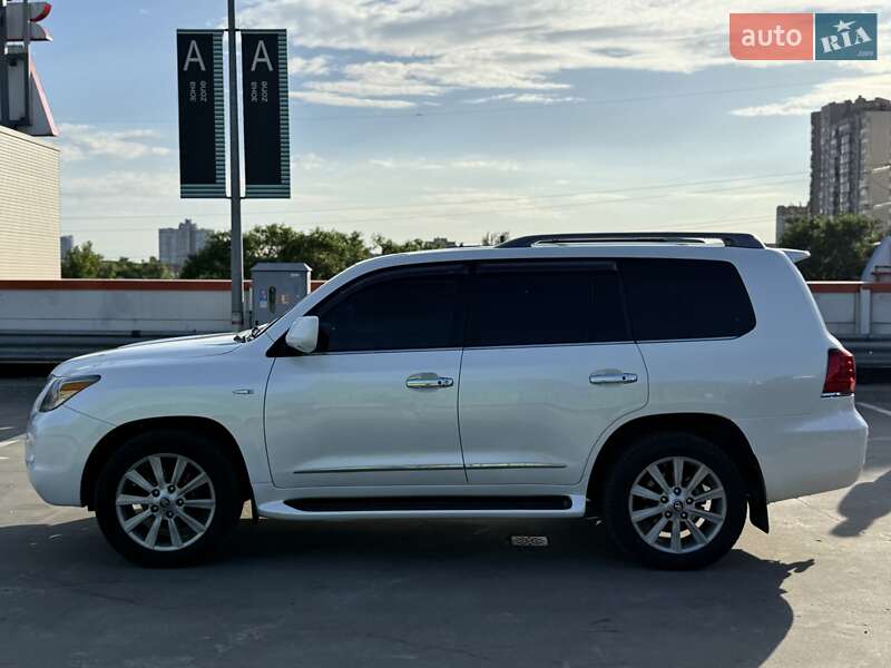 Внедорожник / Кроссовер Lexus LX 2010 в Киеве