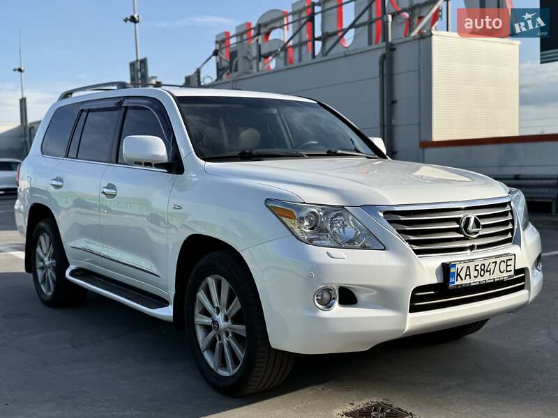 Lexus LX 2010