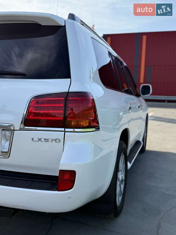 Внедорожник / Кроссовер Lexus LX 2010 в Киеве