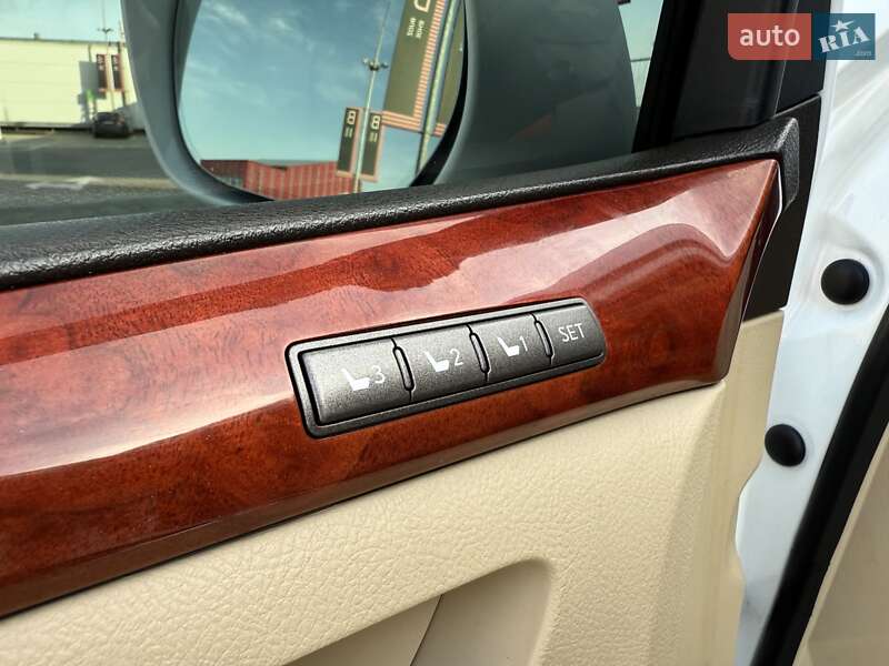 Внедорожник / Кроссовер Lexus LX 2010 в Киеве