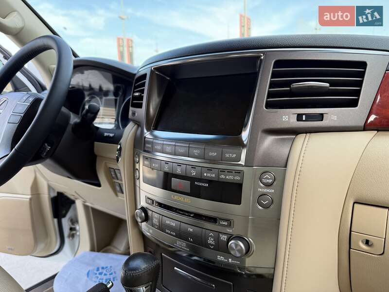 Внедорожник / Кроссовер Lexus LX 2010 в Киеве