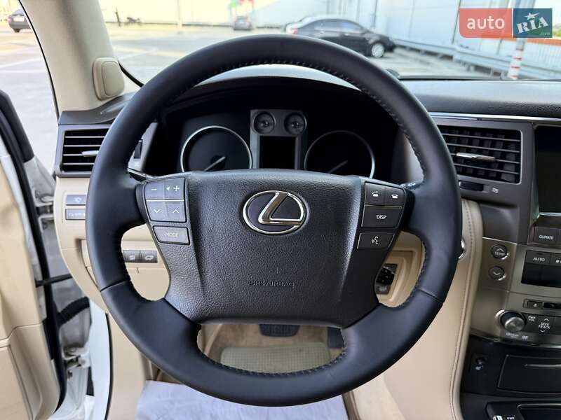 Внедорожник / Кроссовер Lexus LX 2010 в Киеве