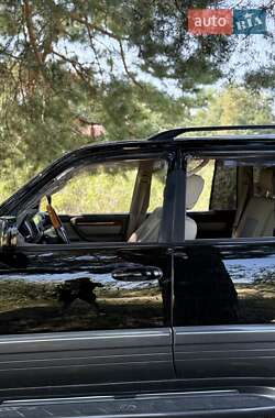 Внедорожник / Кроссовер Lexus LX 2004 в 