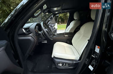 Внедорожник / Кроссовер Lexus LX 2022 в 