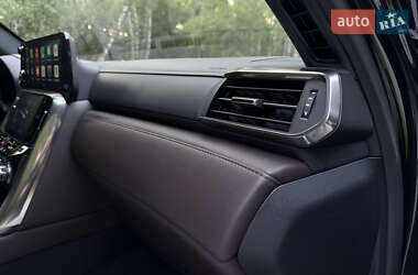 Внедорожник / Кроссовер Lexus LX 2022 в 