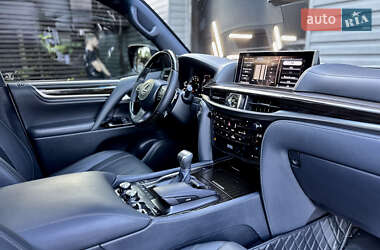 Внедорожник / Кроссовер Lexus LX 2019 в 