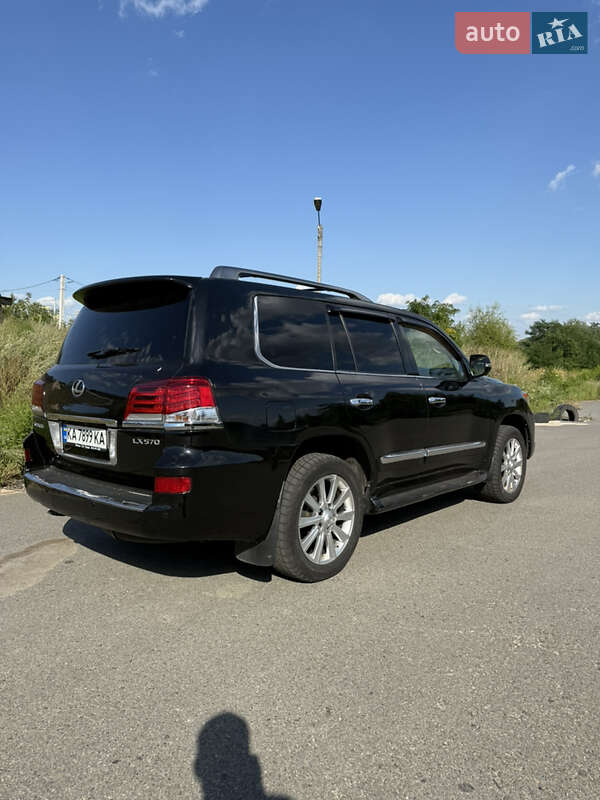 Позашляховик / Кросовер Lexus LX 2013 в Києві