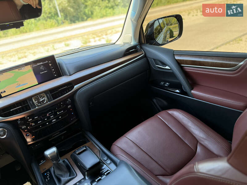 Внедорожник / Кроссовер Lexus LX 2016 в Днепре