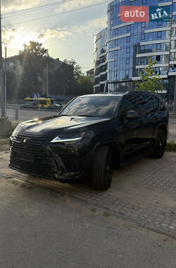 Позашляховик / Кросовер Lexus LX 2024 в 