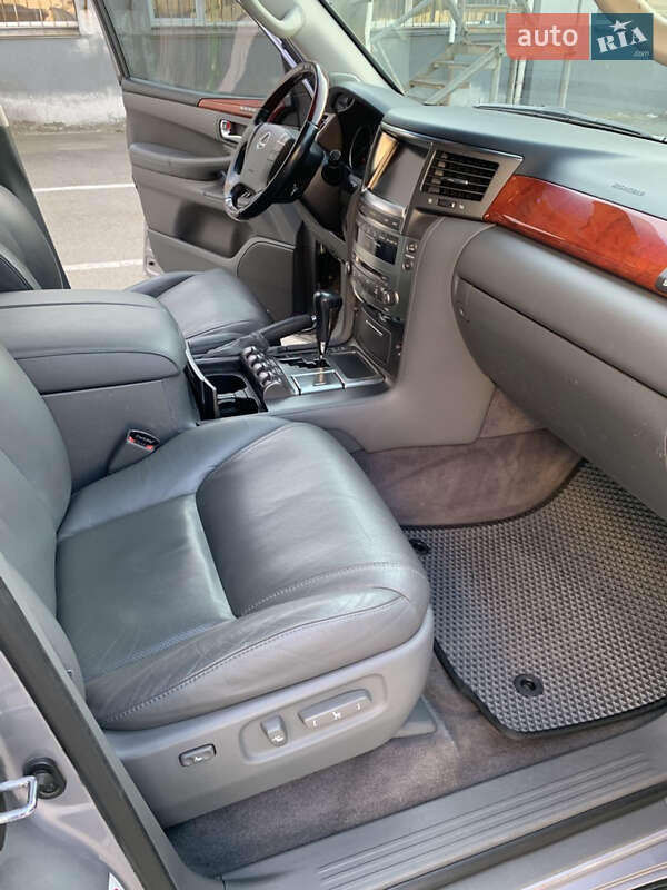 Внедорожник / Кроссовер Lexus LX 2008 в Киеве