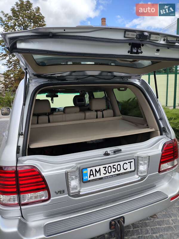 Позашляховик / Кросовер Lexus LX 2006 в Коростишеві