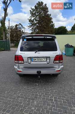 Позашляховик / Кросовер Lexus LX 2006 в 