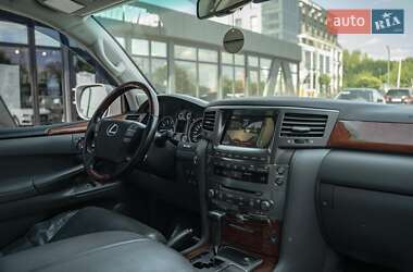 Внедорожник / Кроссовер Lexus LX 2008 в 
