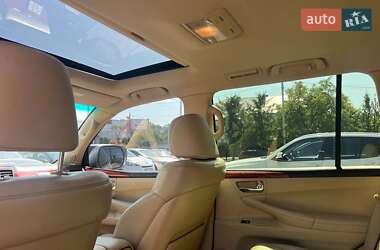 Внедорожник / Кроссовер Lexus LX 2008 в 