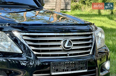 Позашляховик / Кросовер Lexus LX 2009 в 
