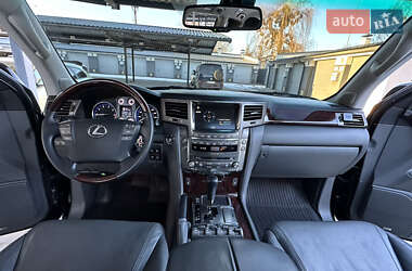 Позашляховик / Кросовер Lexus LX 2009 в 
