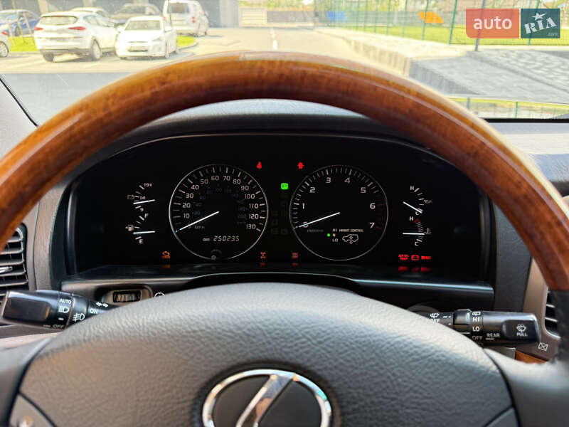 Внедорожник / Кроссовер Lexus LX 2006 в Хмельницком