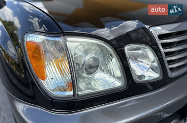Позашляховик / Кросовер Lexus LX 2006 в 