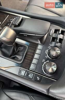 Внедорожник / Кроссовер Lexus LX 2019 в 