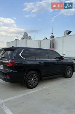 Внедорожник / Кроссовер Lexus LX 2017 в 