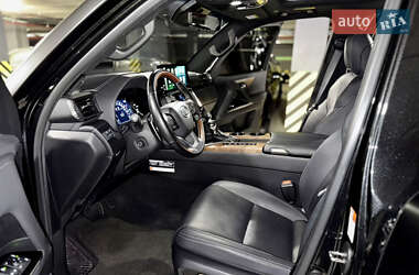 Позашляховик / Кросовер Lexus LX 2022 в 