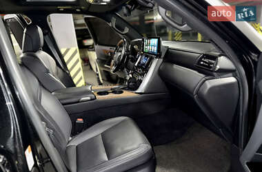 Позашляховик / Кросовер Lexus LX 2022 в 