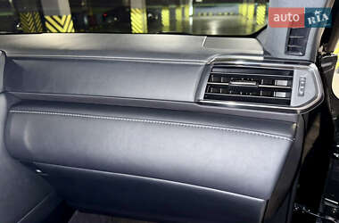 Позашляховик / Кросовер Lexus LX 2022 в 