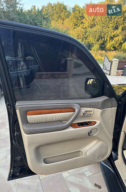 Позашляховик / Кросовер Lexus LX 2006 в 