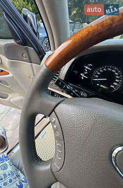 Позашляховик / Кросовер Lexus LX 2006 в 