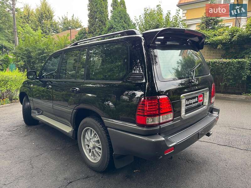Внедорожник / Кроссовер Lexus LX 2004 в Киеве