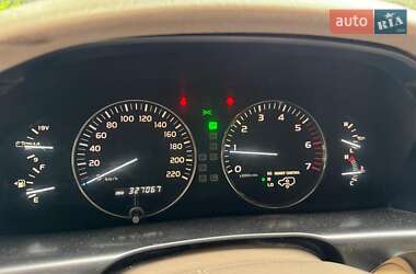 Внедорожник / Кроссовер Lexus LX 2004 в 