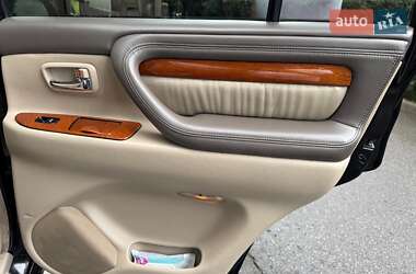 Внедорожник / Кроссовер Lexus LX 2004 в 