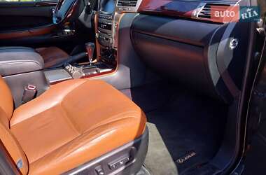 Внедорожник / Кроссовер Lexus LX 2013 в 