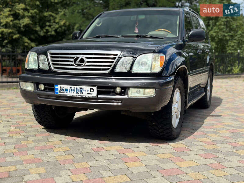 Lexus LX 2005