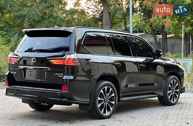 Внедорожник / Кроссовер Lexus LX 2021 в 