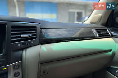 Внедорожник / Кроссовер Lexus LX 2008 в 