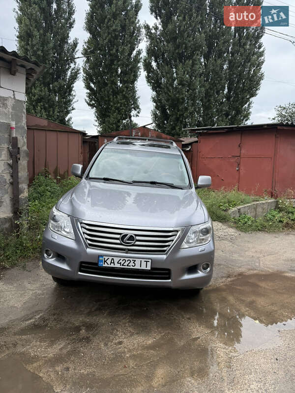 Внедорожник / Кроссовер Lexus LX 2008 в 