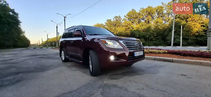 Lexus LX