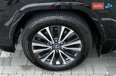 Внедорожник / Кроссовер Lexus LX 2024 в 