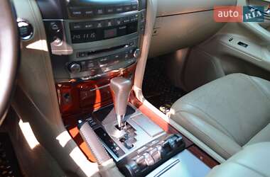 Позашляховик / Кросовер Lexus LX 2008 в 