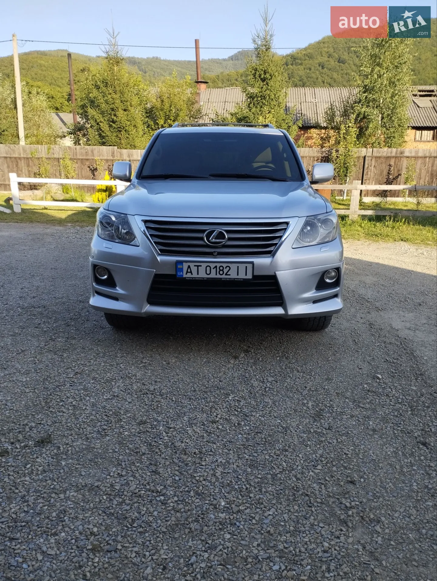 2010 Lexus LX - фото 1