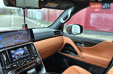 Позашляховик / Кросовер Lexus LX 2022 в 