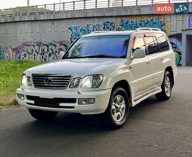 Lexus LX 2006