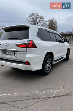 Позашляховик / Кросовер Lexus LX 2016 в 
