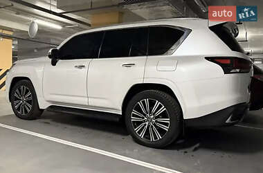 Внедорожник / Кроссовер Lexus LX 2022 в 