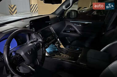 Внедорожник / Кроссовер Lexus LX 2022 в 